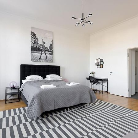 Franz 24 - Typical Viennese Apartment In The Heart Of Viena Exterior foto