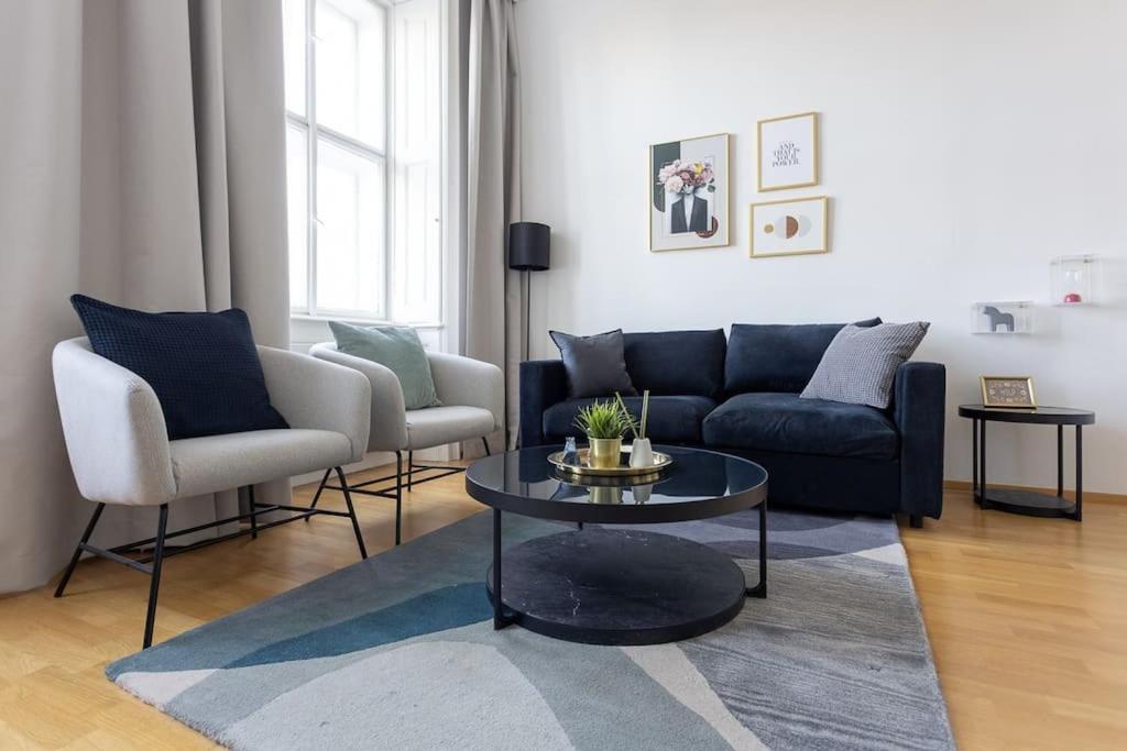 Franz 24 - Typical Viennese Apartment In The Heart Of Viena Exterior foto