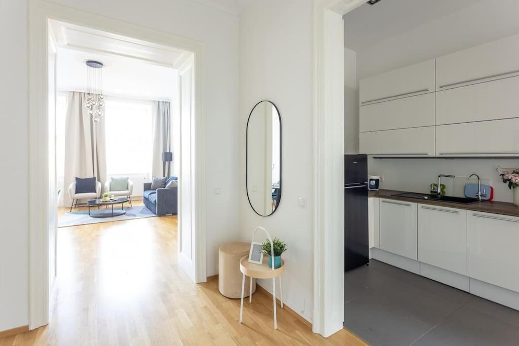 Franz 24 - Typical Viennese Apartment In The Heart Of Viena Exterior foto